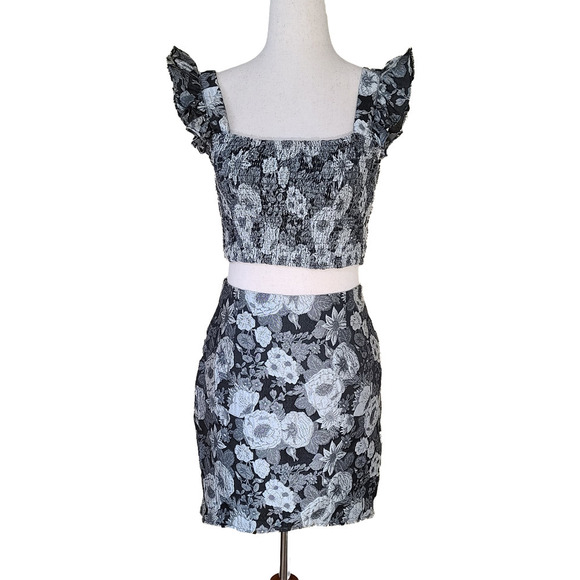 NWT Kourt Tela Skirt and Crop Top size XS - Picture 4 of 4